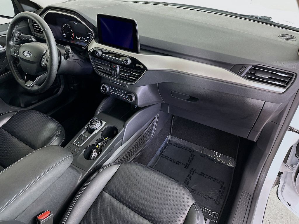 Thumbnail: 2020 Ford Escape - 32