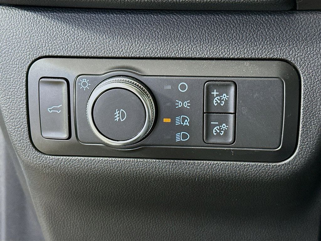 Thumbnail: 2020 Ford Escape - 28