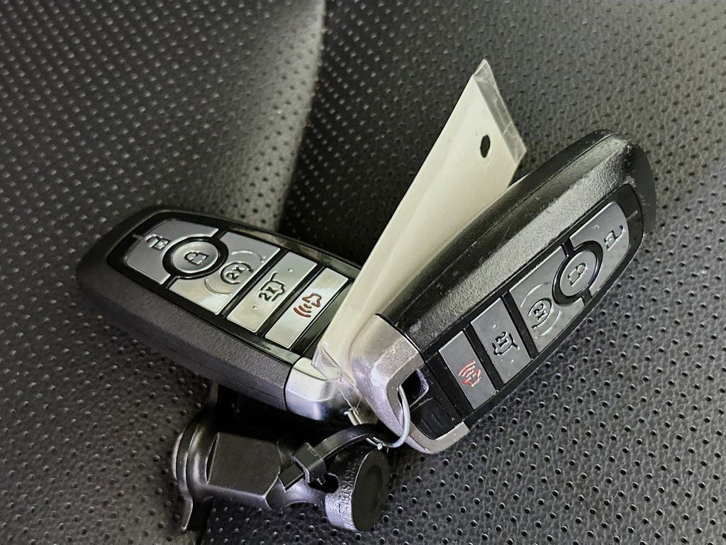 Thumbnail: 2020 Ford Escape - 19