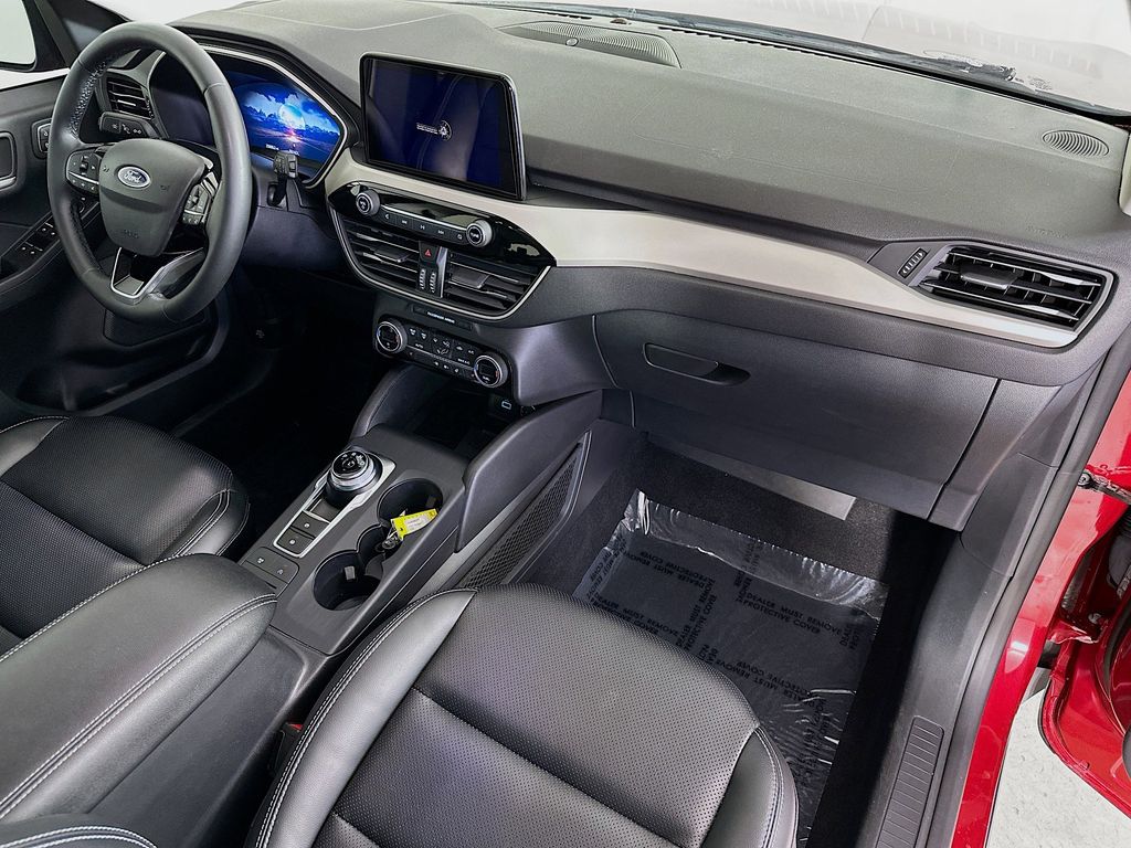 Thumbnail: 2021 Ford Escape - 32