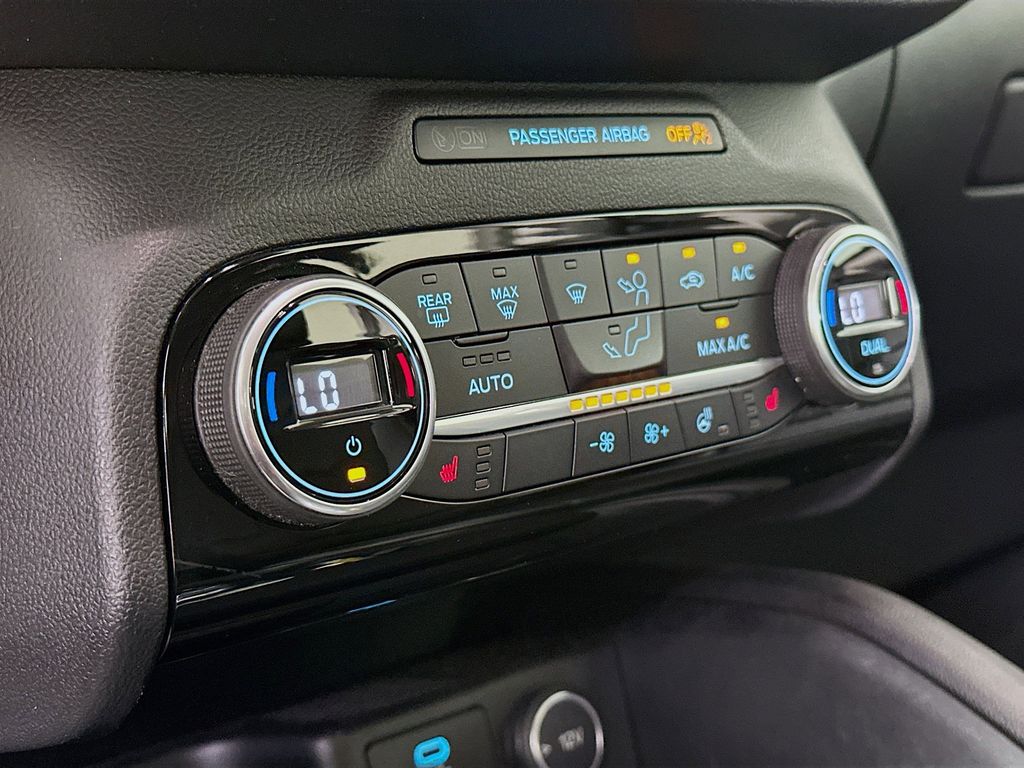 Thumbnail: 2021 Ford Escape - 22