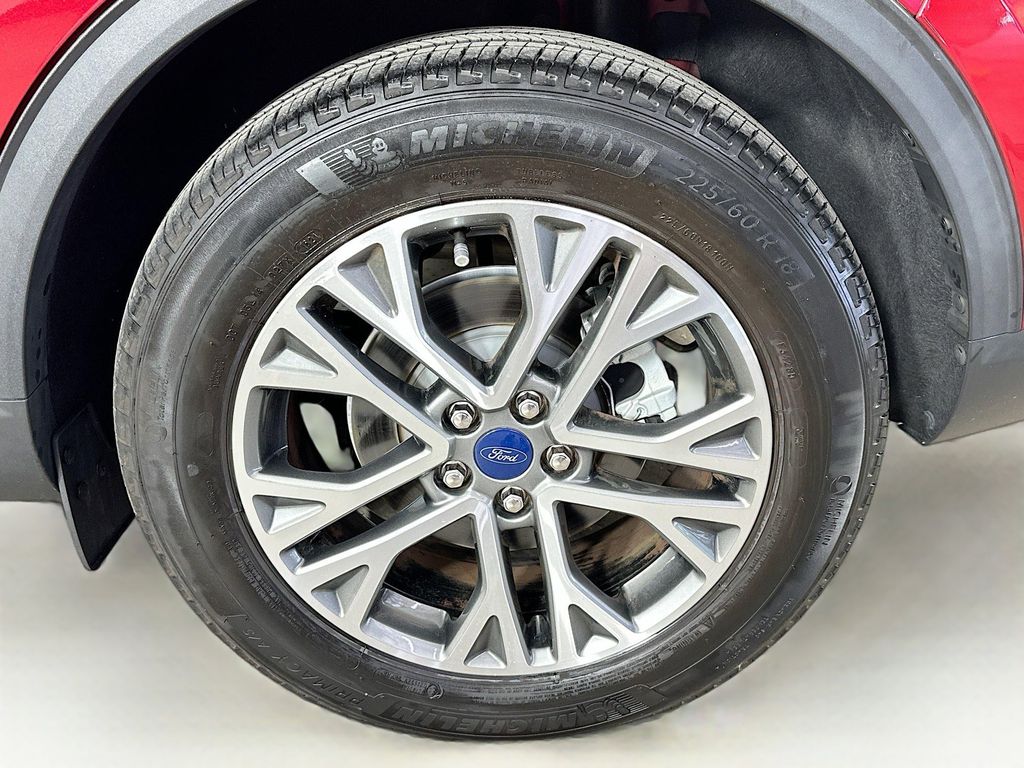 Thumbnail: 2021 Ford Escape - 8