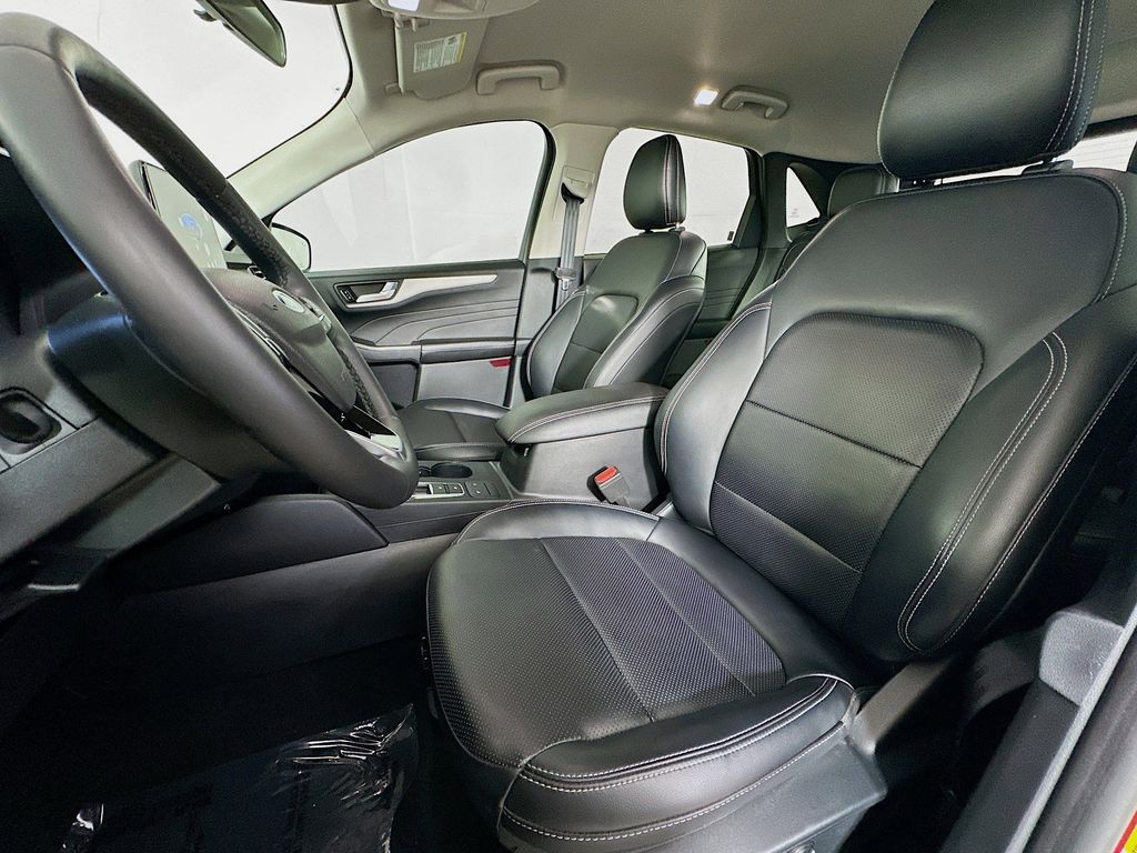 Thumbnail: 2021 Ford Escape - 11