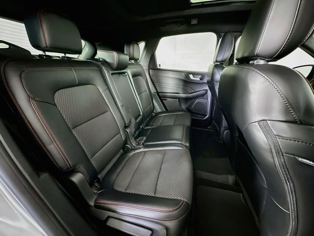 Thumbnail: 2023 Ford Escape - 32