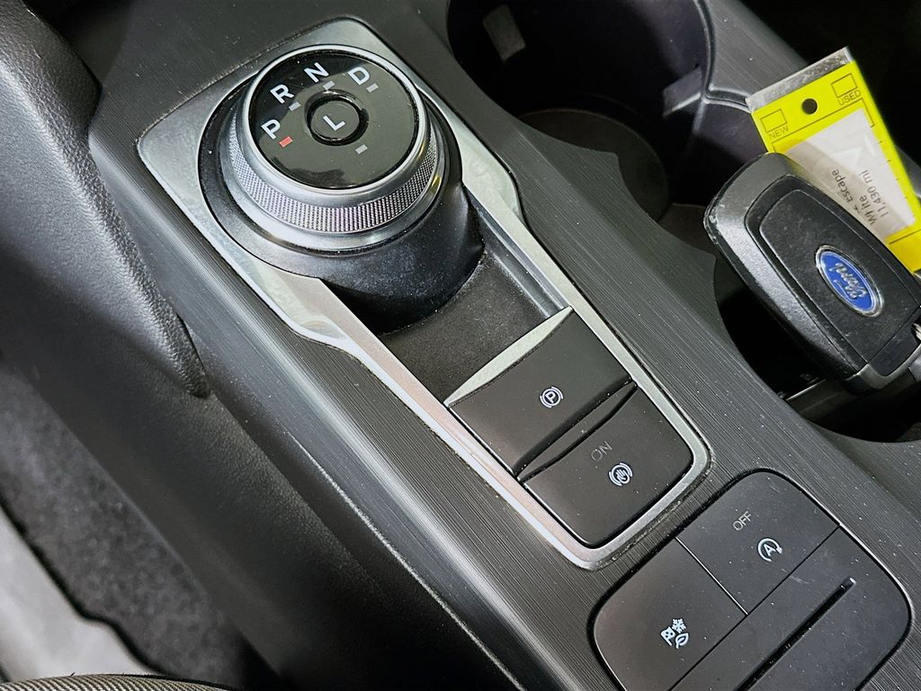 Thumbnail: 2022 Ford Escape - 16