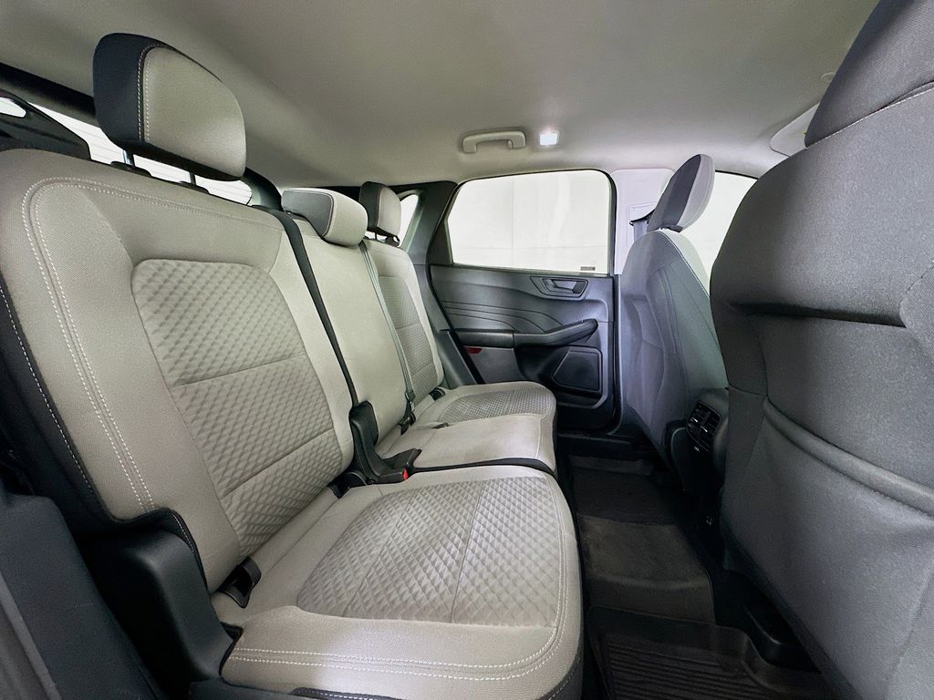 Thumbnail: 2022 Ford Escape - 30