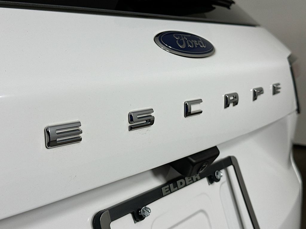 Thumbnail: 2022 Ford Escape - 21