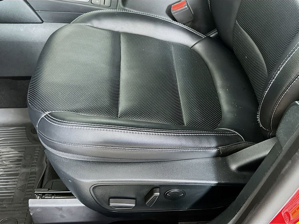 Thumbnail: 2021 Ford Escape - 31