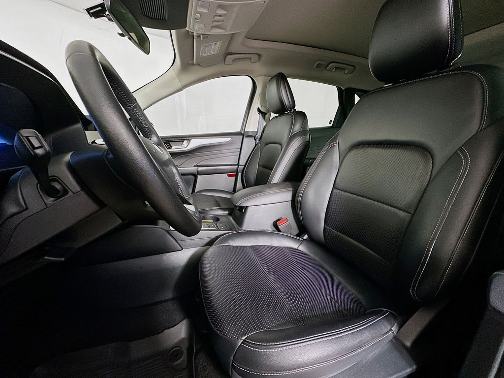 Thumbnail: 2021 Ford Escape - 10