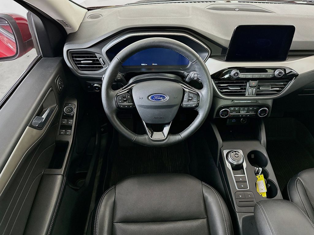 Thumbnail: 2021 Ford Escape - 9