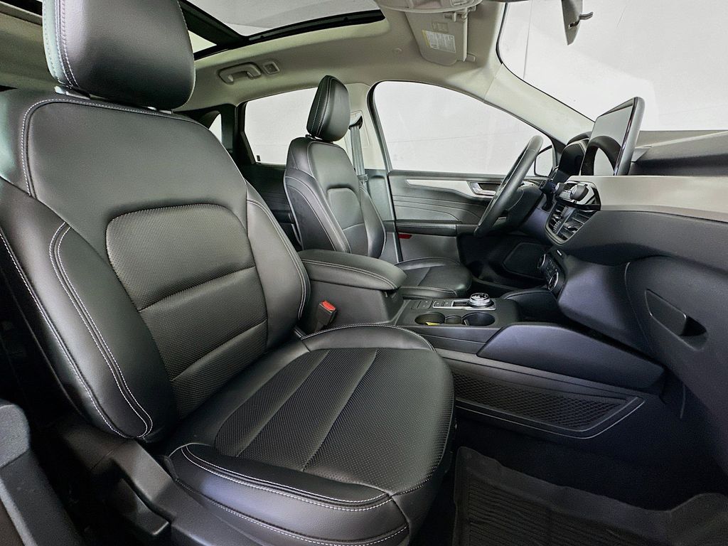 Thumbnail: 2021 Ford Escape - 11