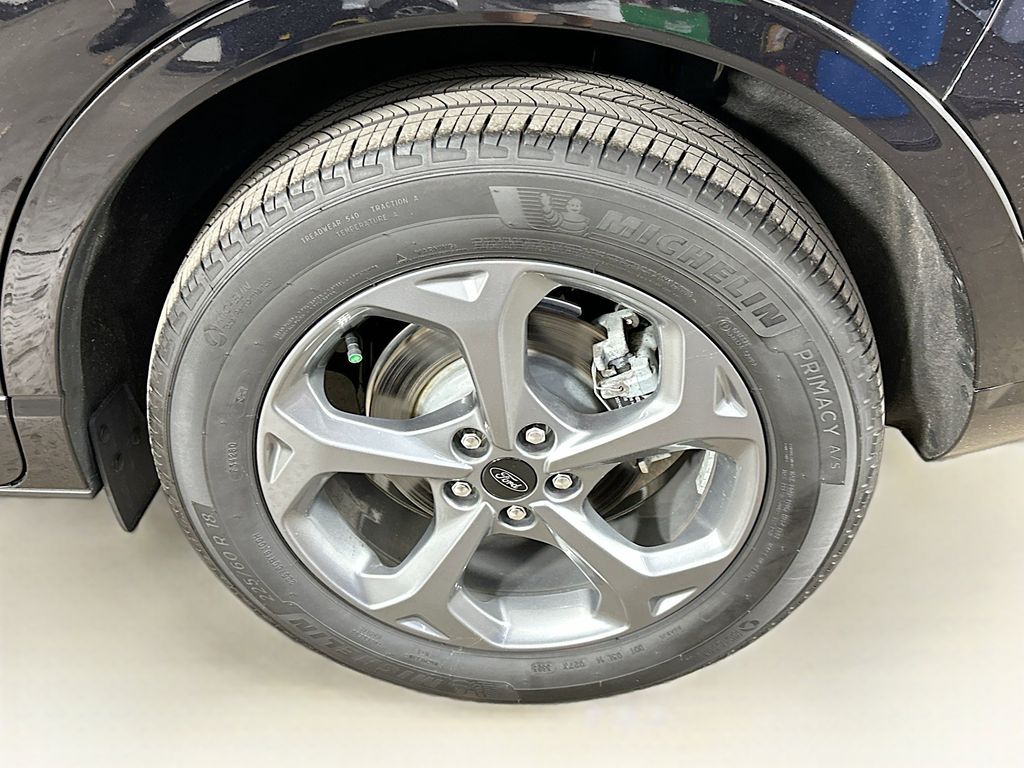 Thumbnail: 2023 Ford Escape - 8