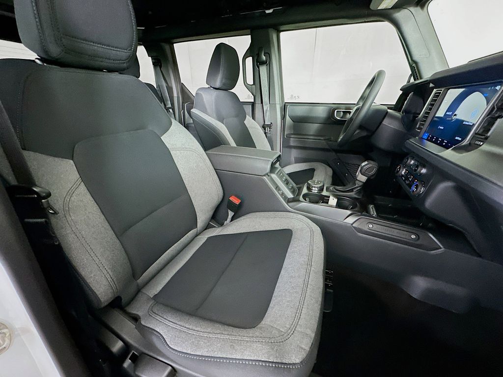 Thumbnail: 2025 Ford Bronco - 11