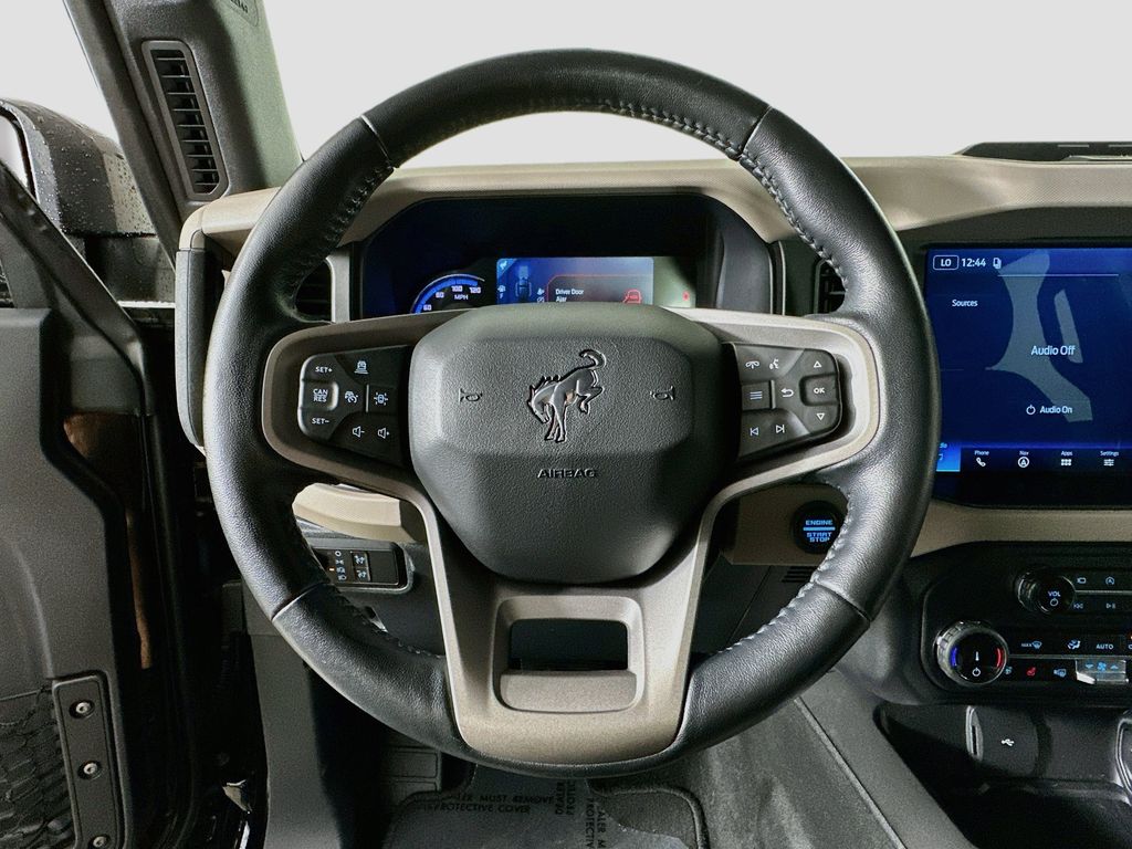 Thumbnail: 2022 Ford Bronco - 15