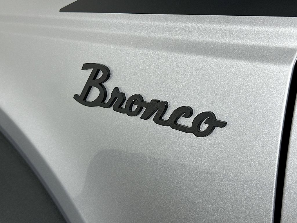 Thumbnail: 2021 Ford Bronco - 7