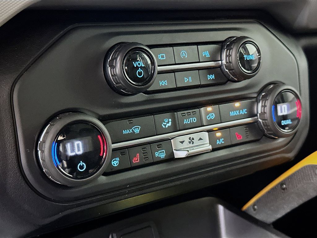 Thumbnail: 2021 Ford Bronco - 21