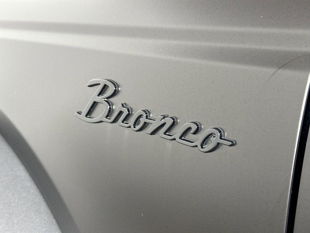 Thumbnail: 2021 Ford Bronco - 6