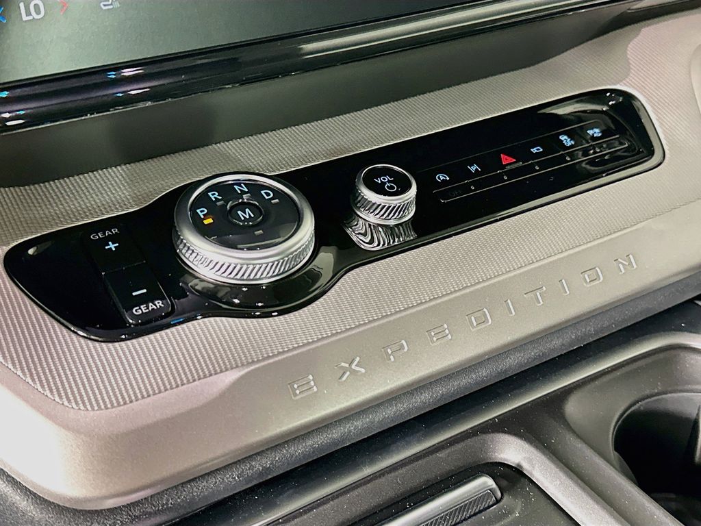 Thumbnail: 2027 Ford Expedition MAX - 20