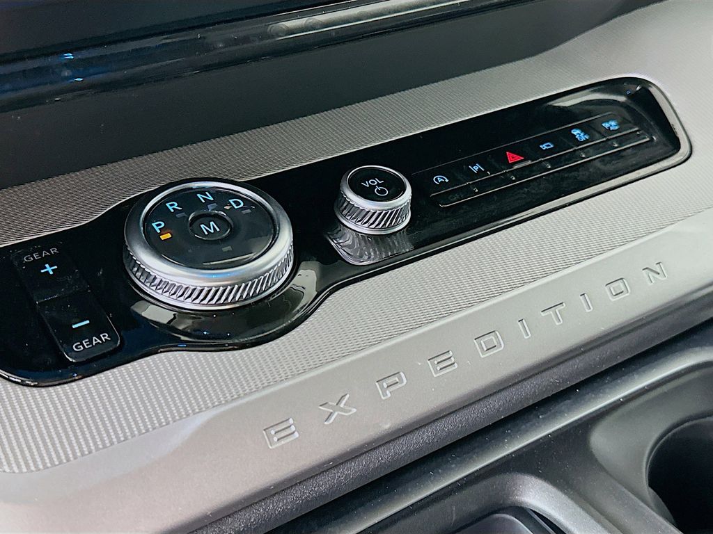 Thumbnail: 2026 Ford Expedition MAX - 19