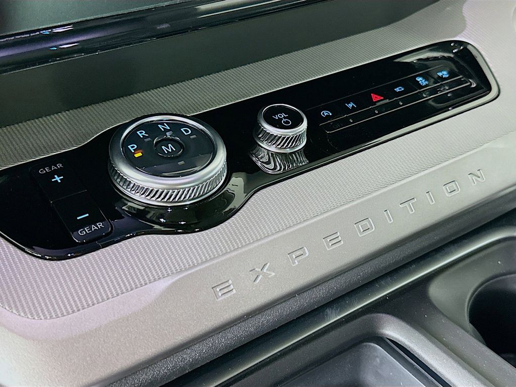 Thumbnail: 2026 Ford Expedition MAX - 20