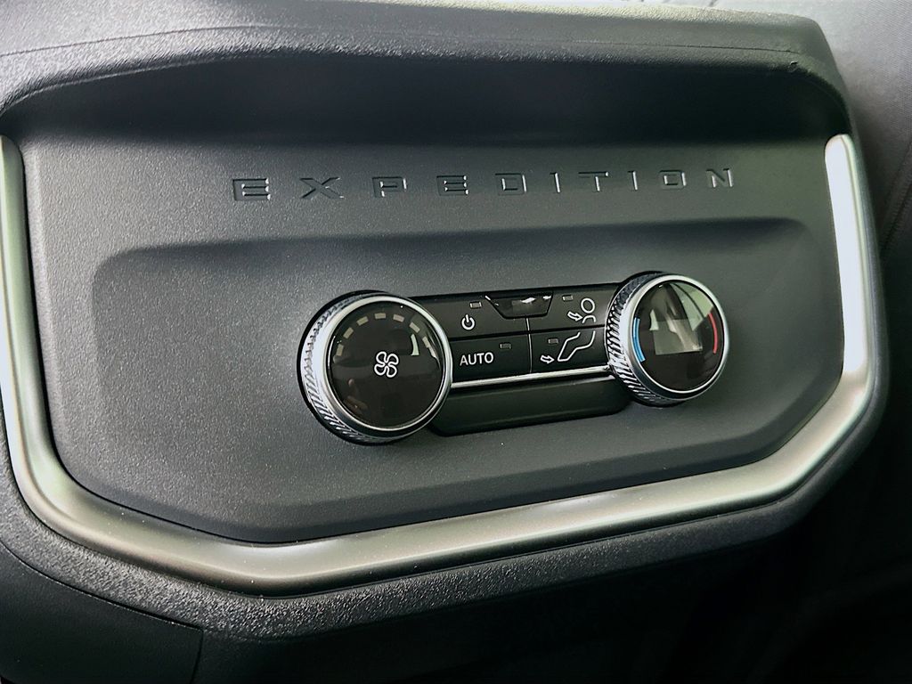 Thumbnail: 2026 Ford Expedition MAX - 19
