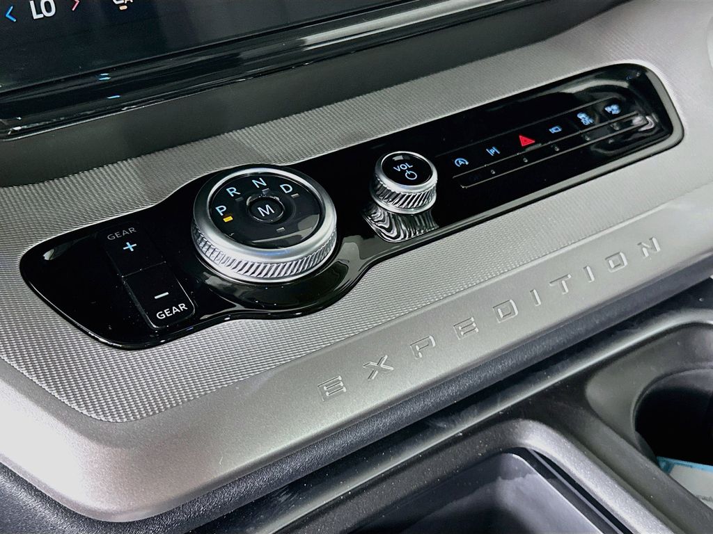 Thumbnail: 2027 Ford Expedition MAX - 21