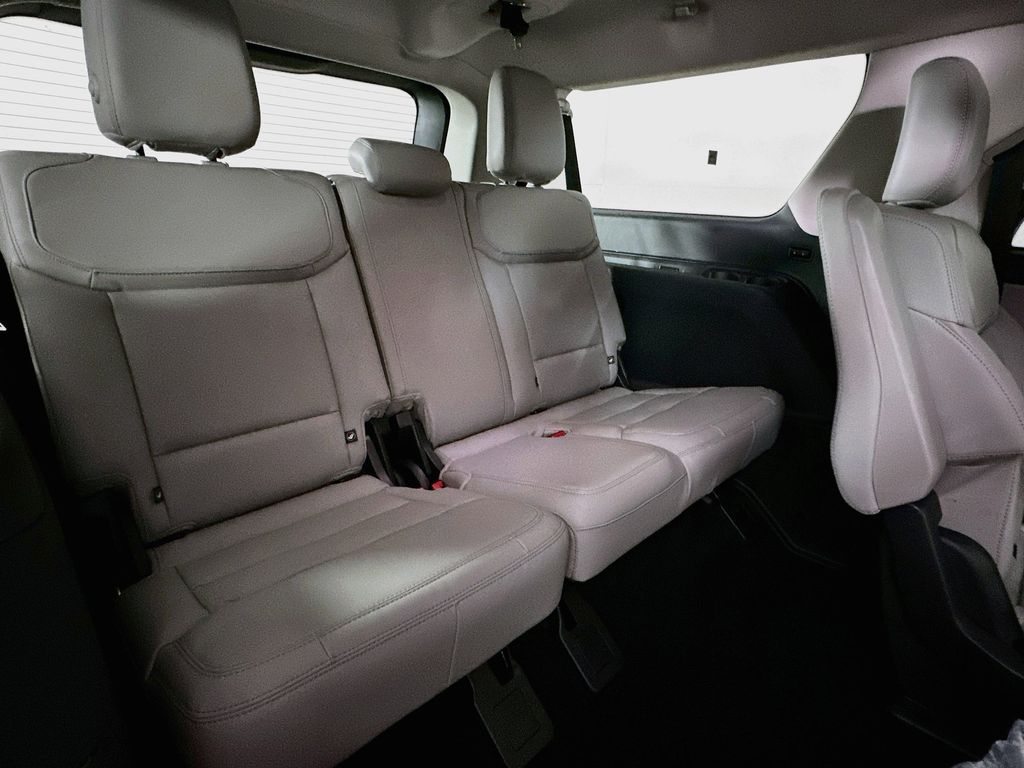 Thumbnail: 2027 Ford Expedition MAX - 30