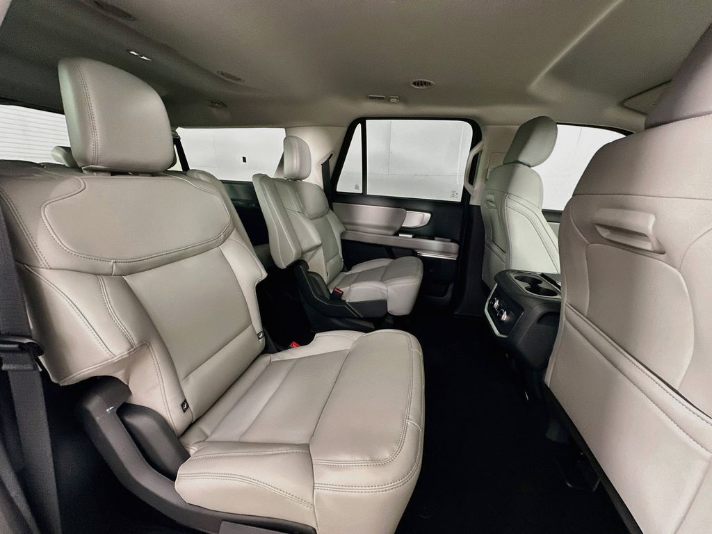 Thumbnail: 2027 Ford Expedition MAX - 31