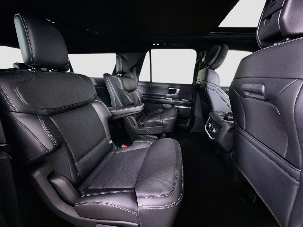 Thumbnail: 2027 Ford Expedition MAX - 32