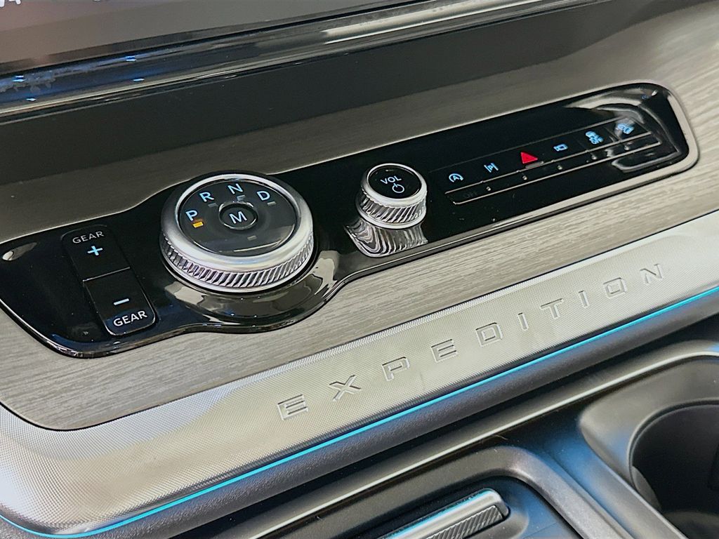 Thumbnail: 2026 Ford Expedition MAX - 22