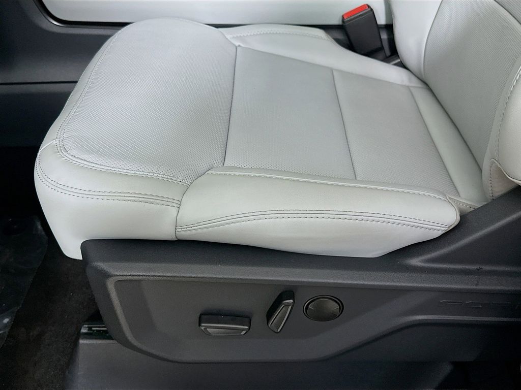 Thumbnail: 2026 Ford Expedition MAX - 32