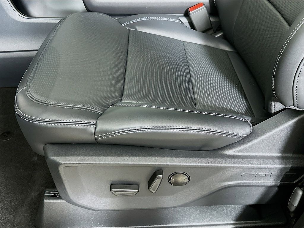 Thumbnail: 2026 Ford Expedition MAX - 32