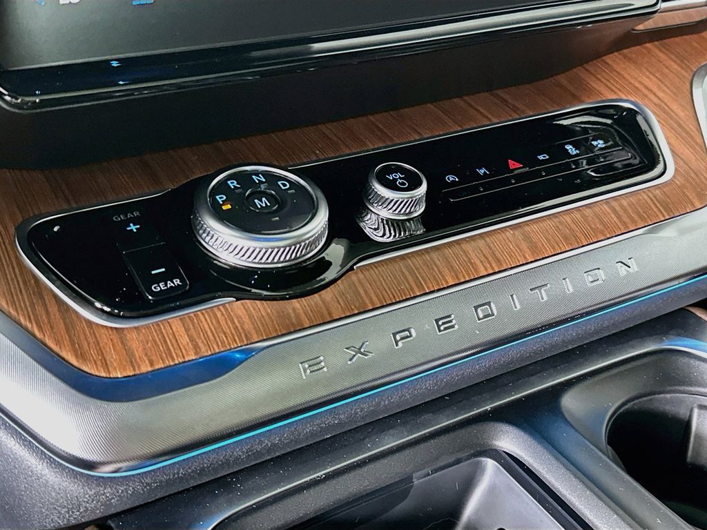 Thumbnail: 2027 Ford Expedition MAX - 21