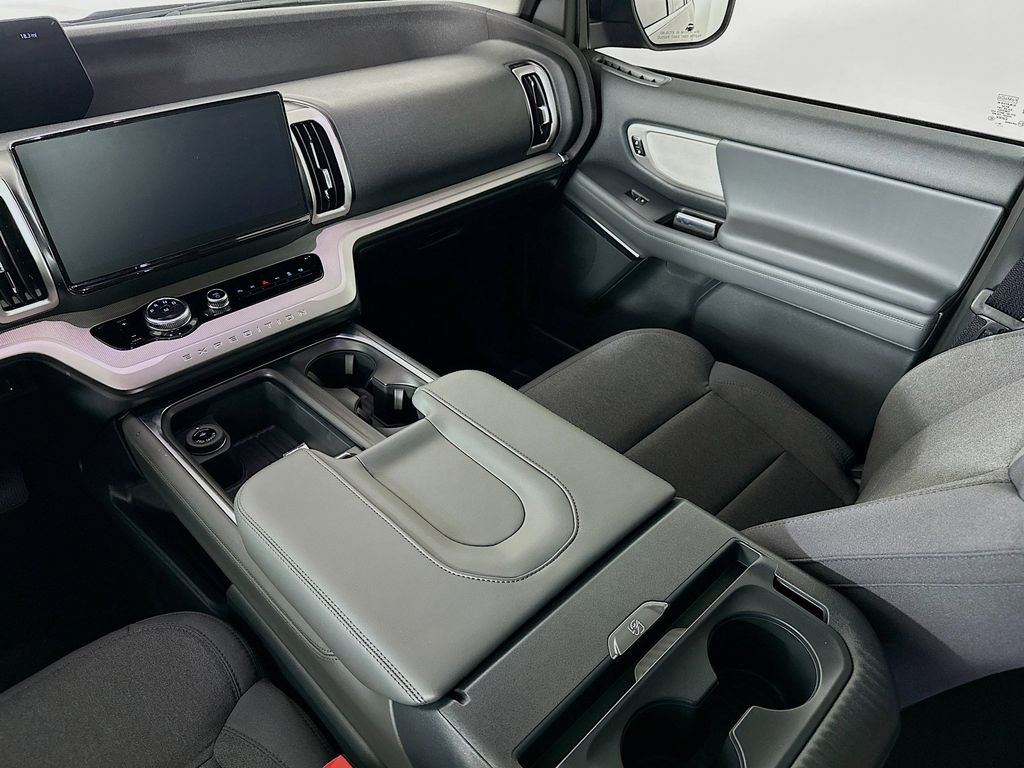 Thumbnail: 2026 Ford Expedition - 13