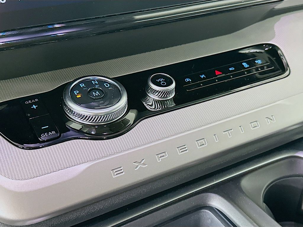 Thumbnail: 2026 Ford Expedition - 21