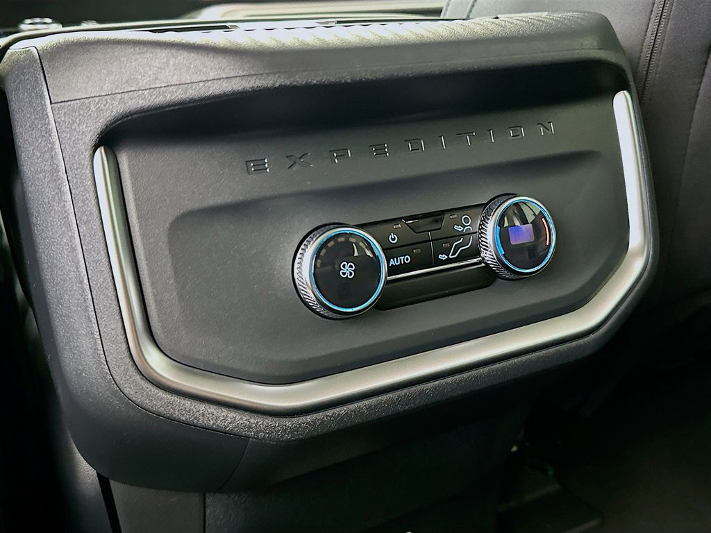 Thumbnail: 2026 Ford Expedition - 19