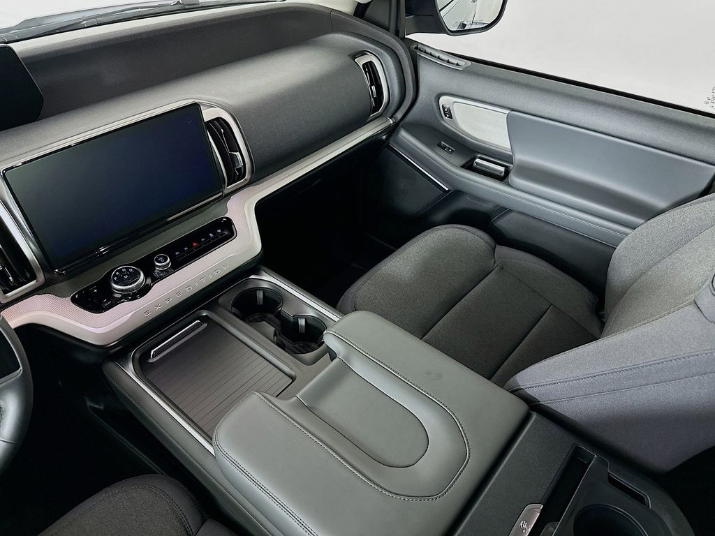 Thumbnail: 2026 Ford Expedition - 13