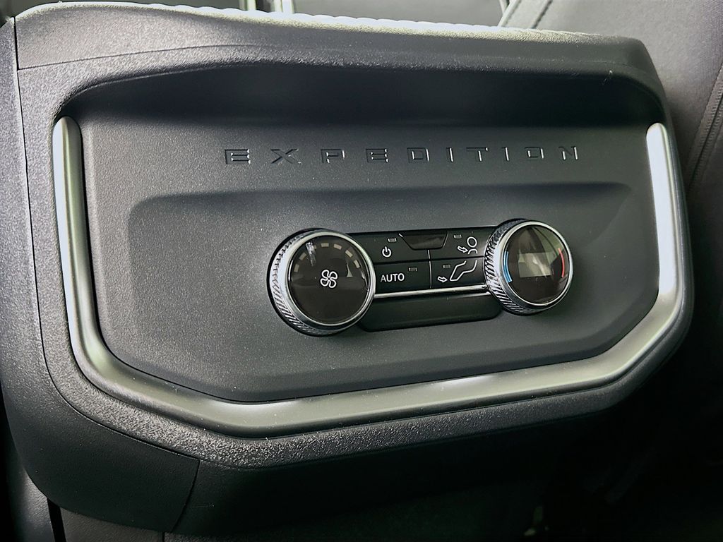 Thumbnail: 2026 Ford Expedition - 19