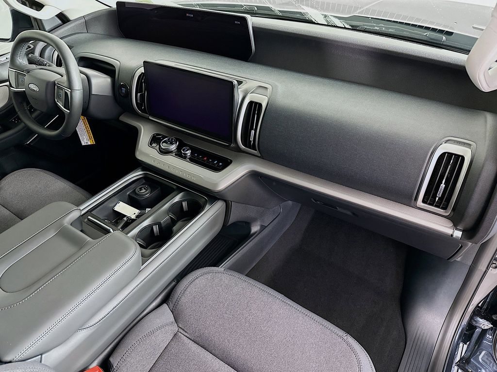 Thumbnail: 2026 Ford Expedition - 31