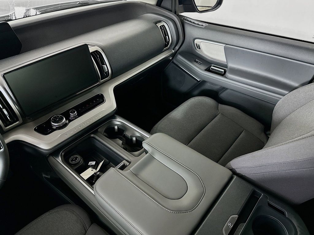 Thumbnail: 2026 Ford Expedition - 13