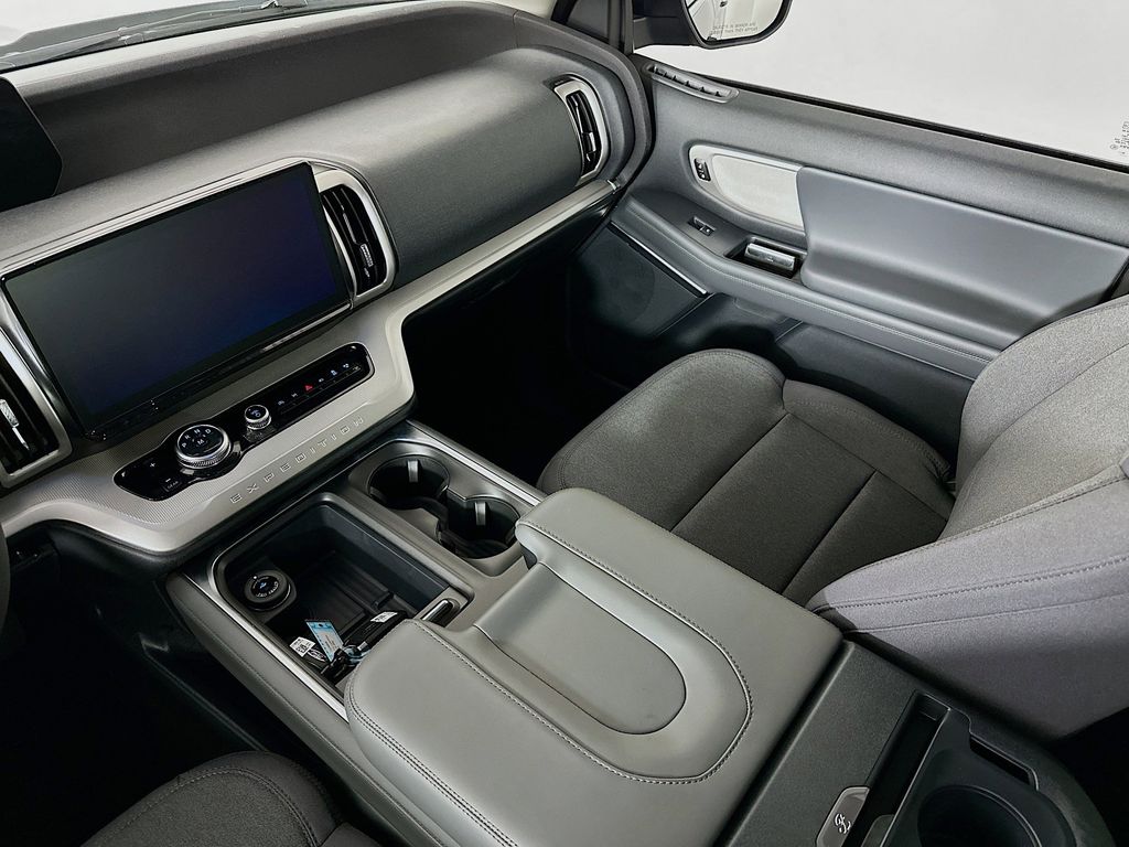 Thumbnail: 2026 Ford Expedition - 13