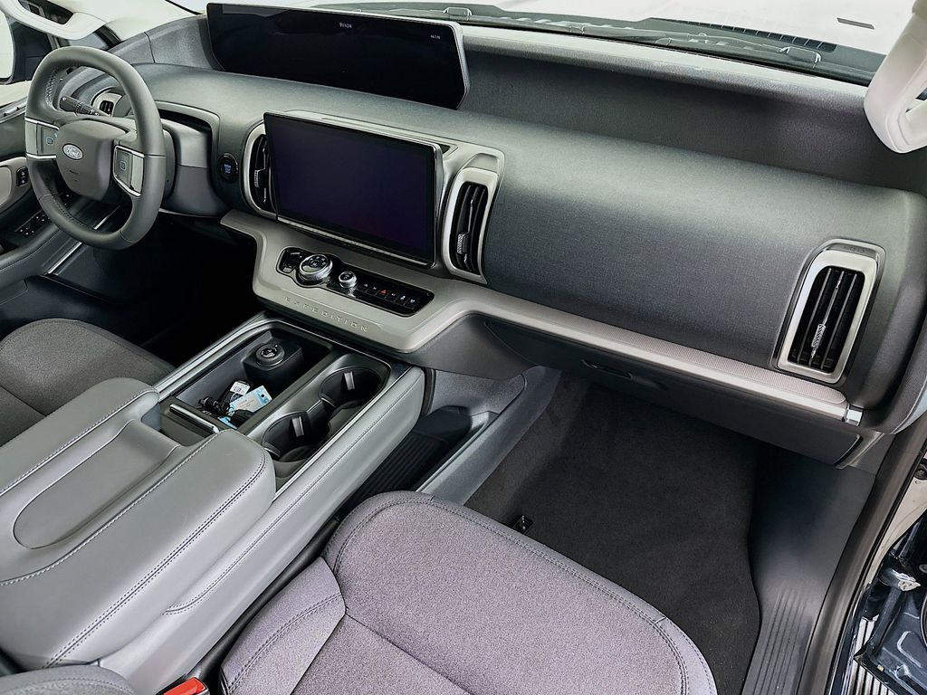 Thumbnail: 2026 Ford Expedition - 31