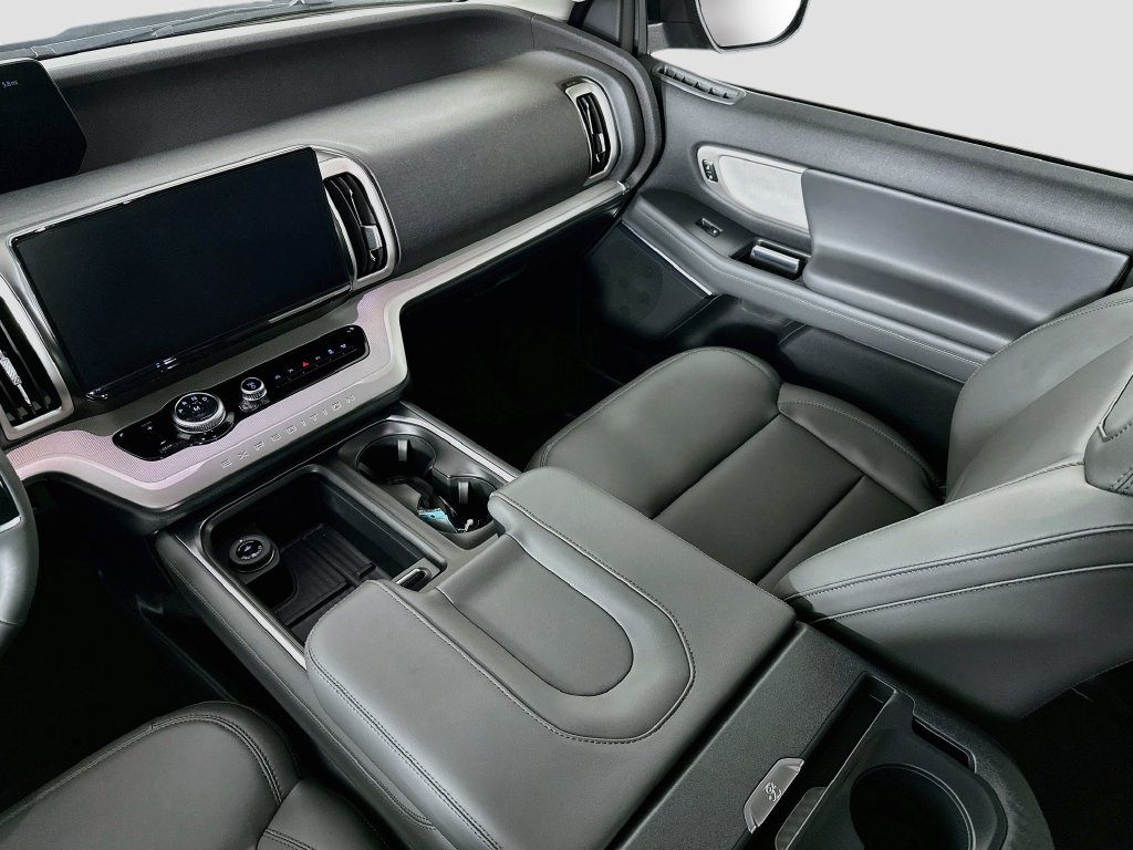 Thumbnail: 2027 Ford Expedition - 12