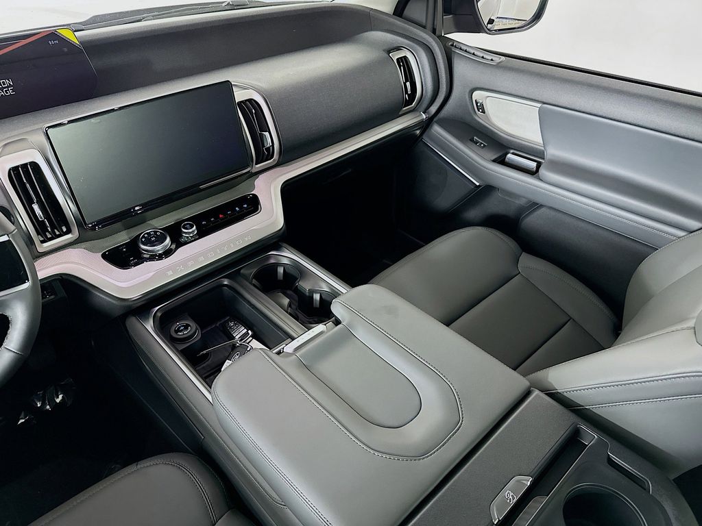 Thumbnail: 2026 Ford Expedition - 9