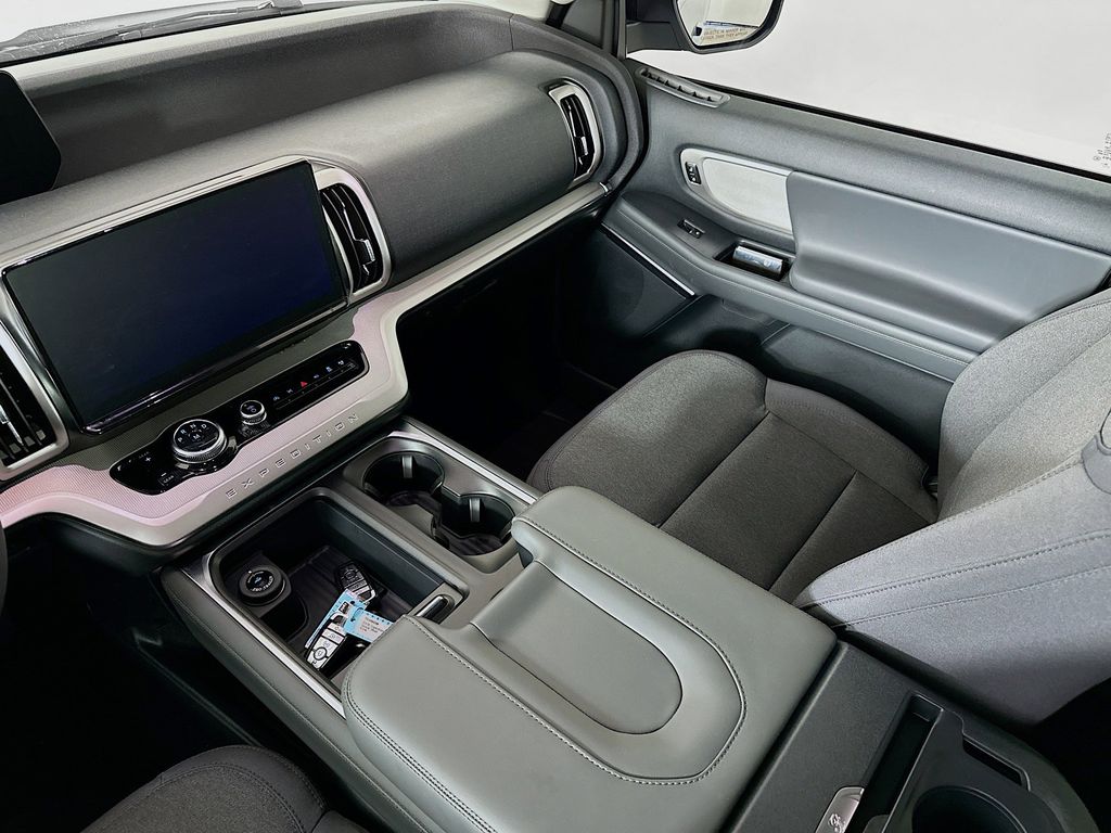 Thumbnail: 2026 Ford Expedition - 14