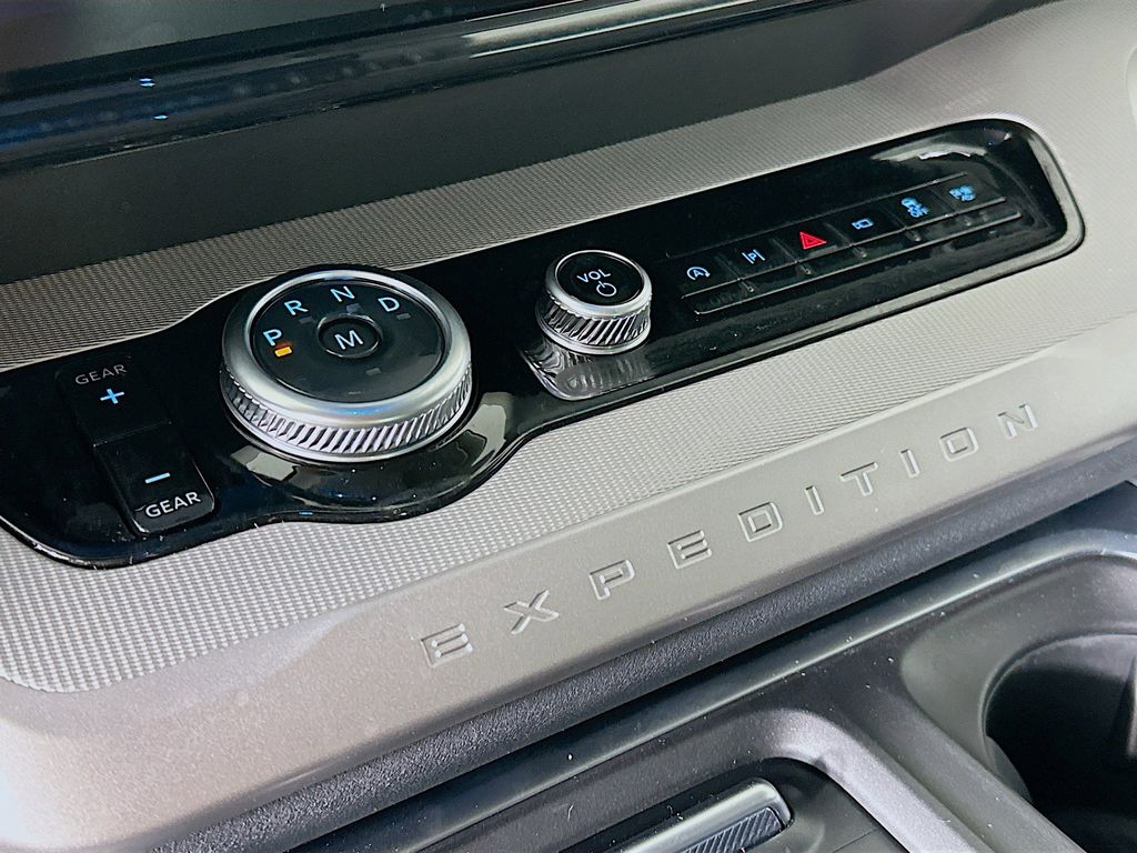 Thumbnail: 2026 Ford Expedition - 21