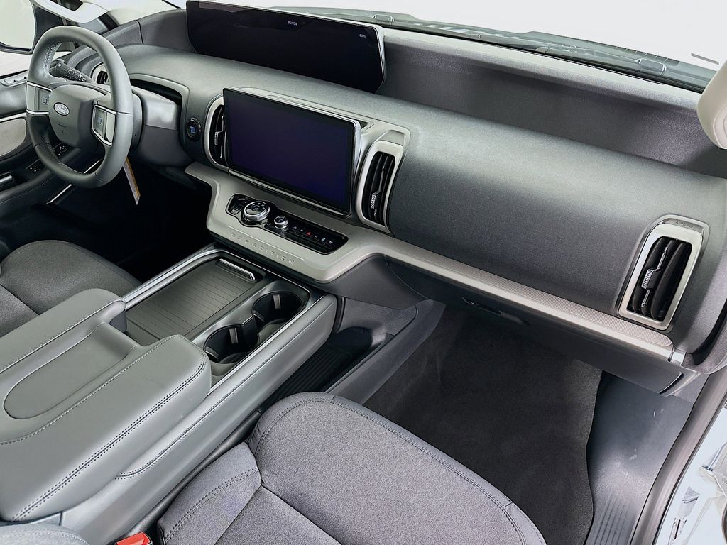 Thumbnail: 2026 Ford Expedition - 32