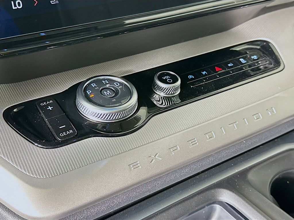 Thumbnail: 2025 Ford Expedition - 22