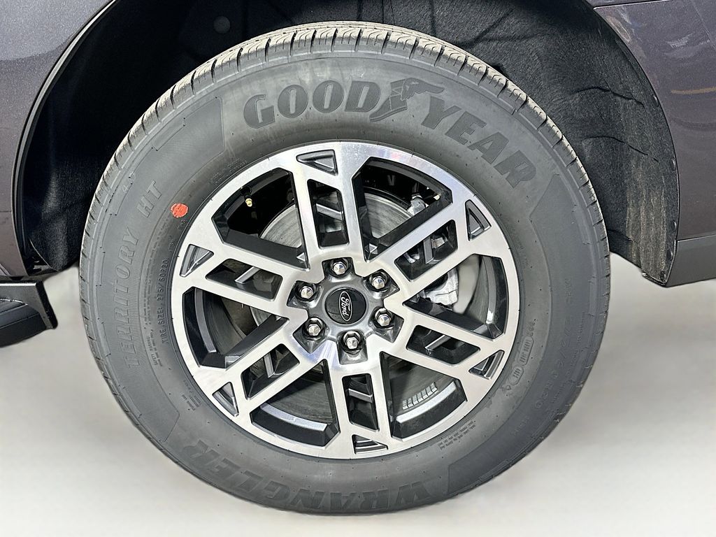 Thumbnail: 2025 Ford Expedition - 8