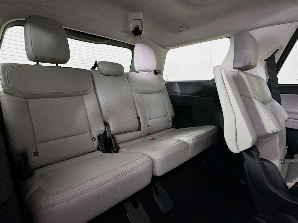 Thumbnail: 2025 Ford Expedition - 32